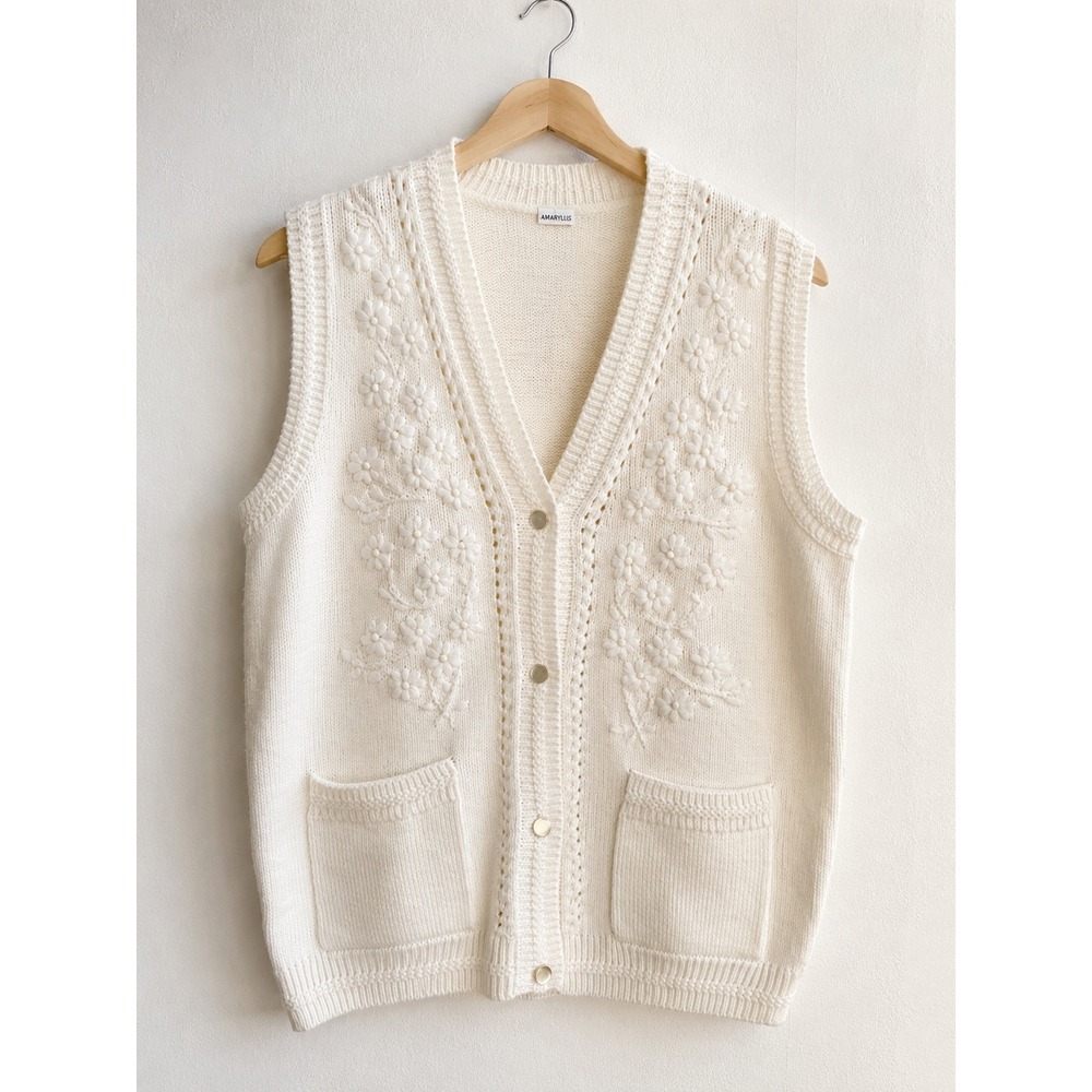 Vintage Cream Floral Embroidered Sweater Vest / Cottagecore Knit / One‎ Size